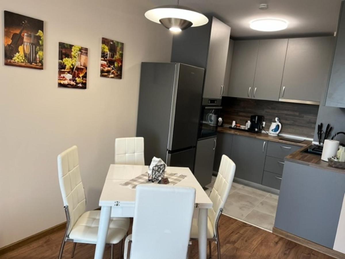 Apartament комфорт, близо до летището