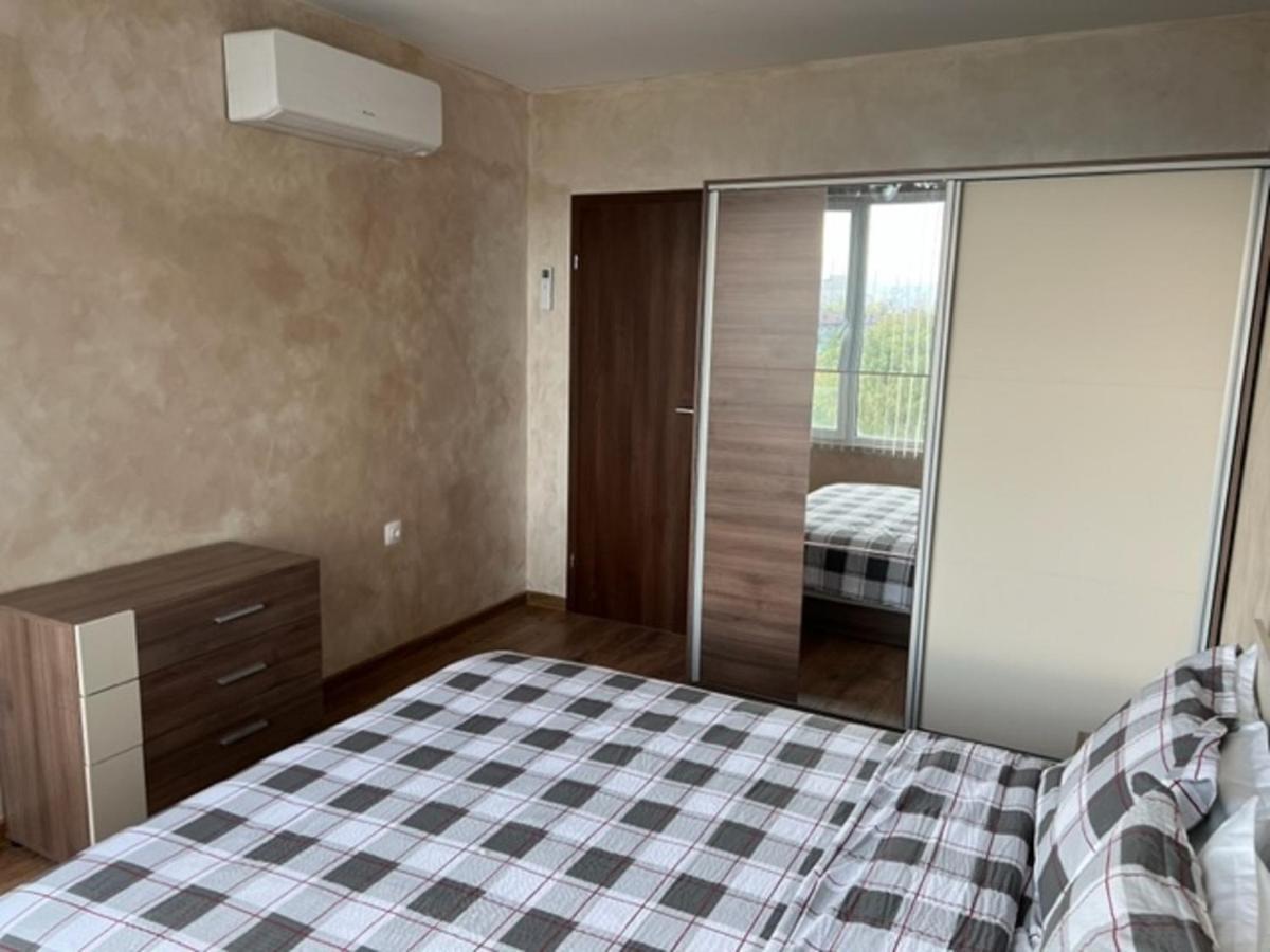 Apartament комфорт, близо до летището