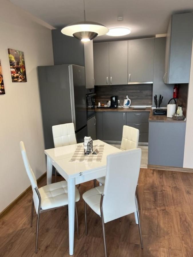 комфорт, близо до летището Apartment *